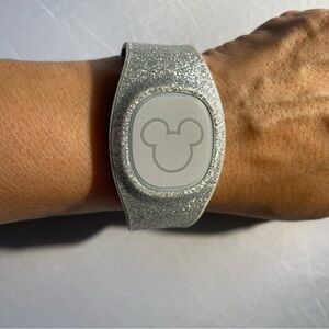 Silver Glitter Magic Band+